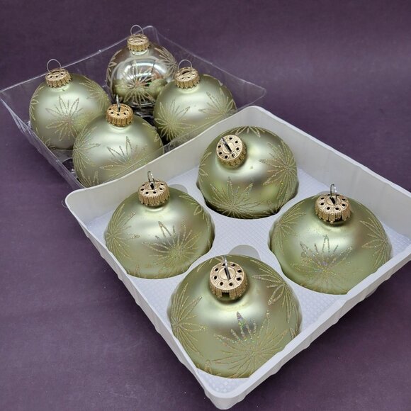 Christmas By Krebs 8 Ornaments 2 Boxes Pale Satin Green & Gold Stars Glitter - Picture 2 of 16